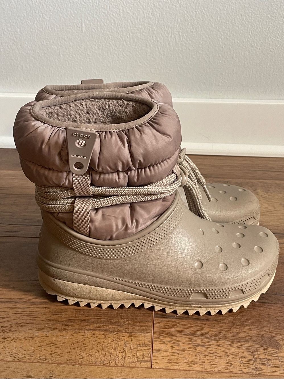 Crocs Classic Neo Puff Luxe Boots Size 6
